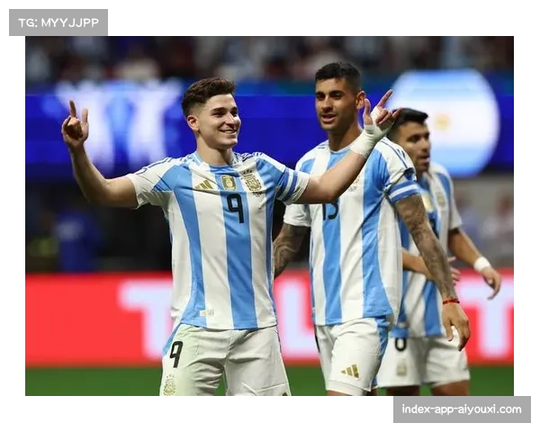 波兰门将阿尔瓦雷斯对阵英格兰完成9次扑救，表现神勇